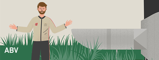 En tegning af en mand som står ved siden af et automatiske brandventilationsanlæg. Han er udenfor og der er grønne planer rundt omkring ham.