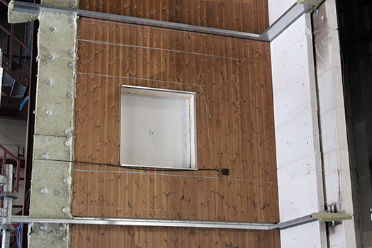 Foto: Billede fra test 9 i BioFacades:UpHigh. Flammeafbøjeren er her gjort mindre for at anvende mindre stål. Foto: DBI.