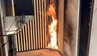 Trælameller testes ved SBI-test (Single Burning Item).