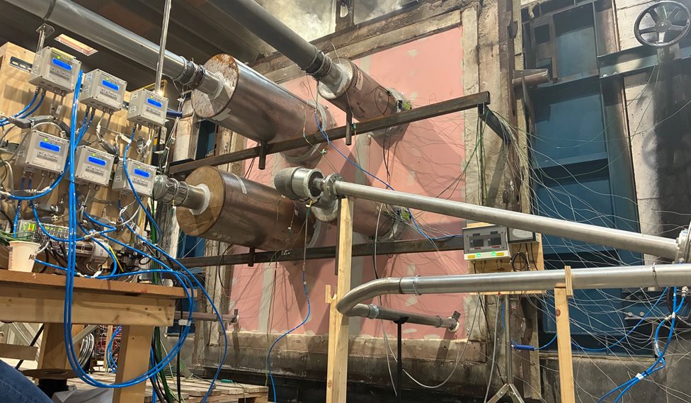 Der testes fire brandspjæld ved samme brandtest.