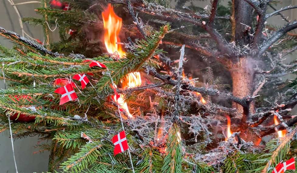 Der er gået ild i et juletræ