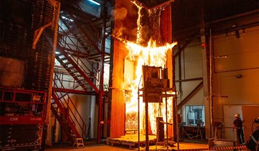 En fuldskala brandtest af biofacede.